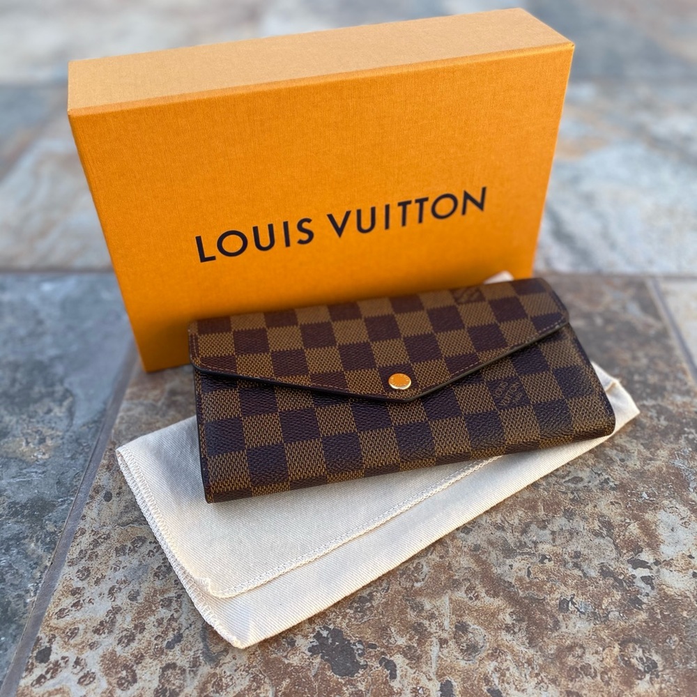Authentic Louis Vuitton Sarah Damier Wallet